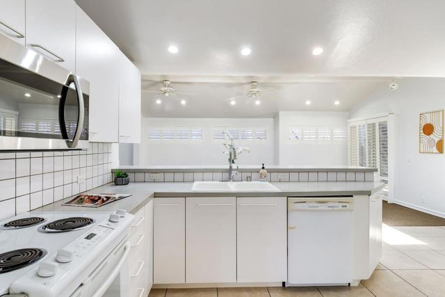 1166 Merritt Drive, El Cajon, CA 92020