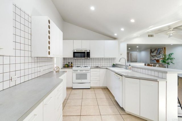 1166 Merritt Drive, El Cajon, CA 92020