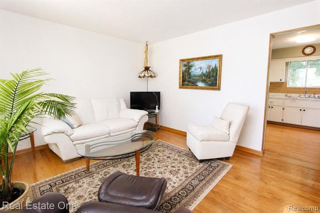 4510 Bethune Court, West Bloomfield, MI 48323