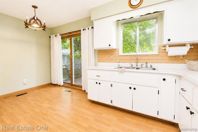 4510 Bethune Court, West Bloomfield, MI 48323