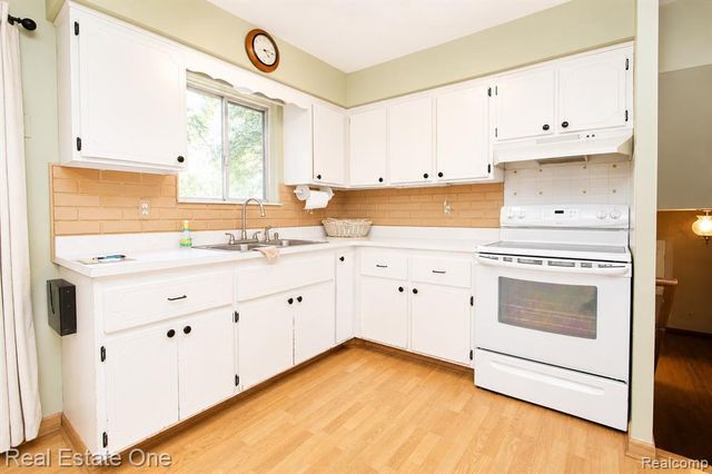 4510 Bethune Court, West Bloomfield, MI 48323