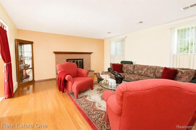 4510 Bethune Court, West Bloomfield, MI 48323
