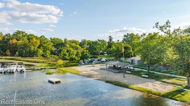 4510 Bethune Court, West Bloomfield, MI 48323