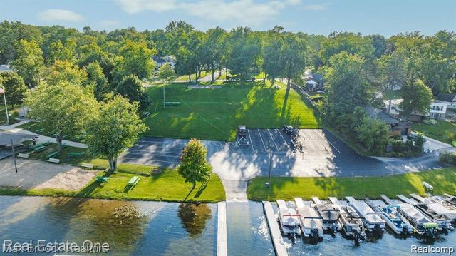 4510 Bethune Court, West Bloomfield, MI 48323