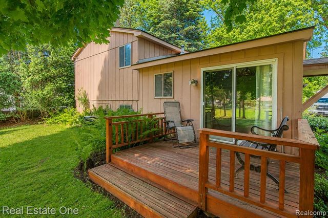 4510 Bethune Court, West Bloomfield, MI 48323