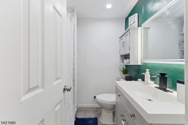 129 Oxford St, Paterson City, NJ 07522