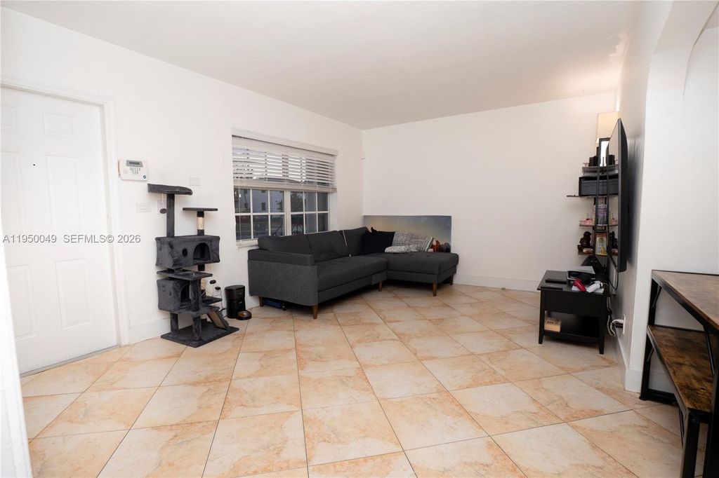 111 SW 31st Ct 1, Miami, FL 33135