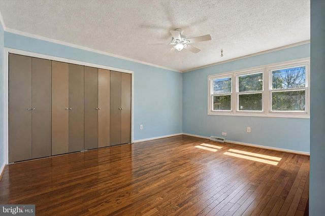 2002 LENHART RD, Hatfield, PA 19440
