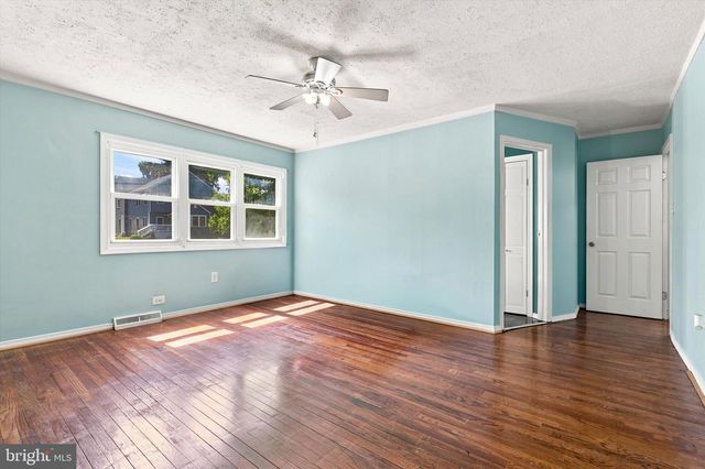 2002 LENHART RD, Hatfield, PA 19440