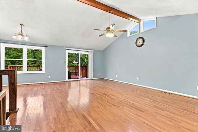 2002 LENHART RD, Hatfield, PA 19440