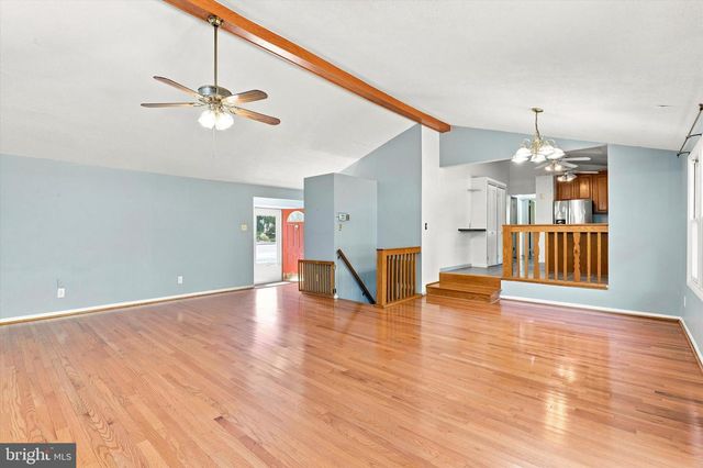 2002 LENHART RD, Hatfield, PA 19440