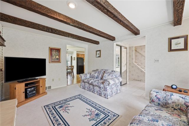 85 Heritage Road East, Amherst, NY 14221