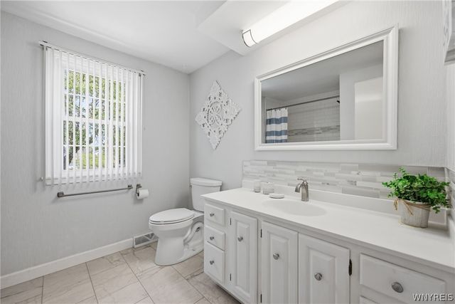 85 Heritage Road East, Amherst, NY 14221