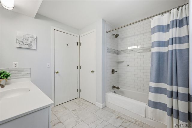 85 Heritage Road East, Amherst, NY 14221