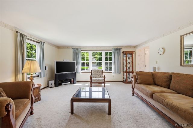 85 Heritage Road East, Amherst, NY 14221