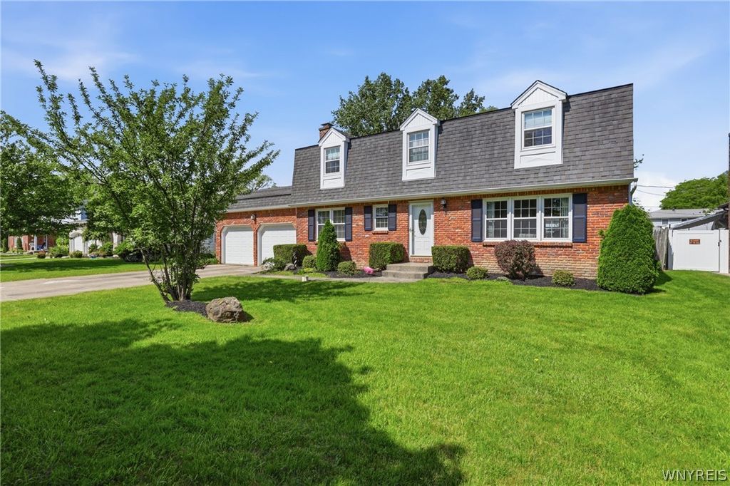 85 Heritage Road East, Amherst, NY 14221