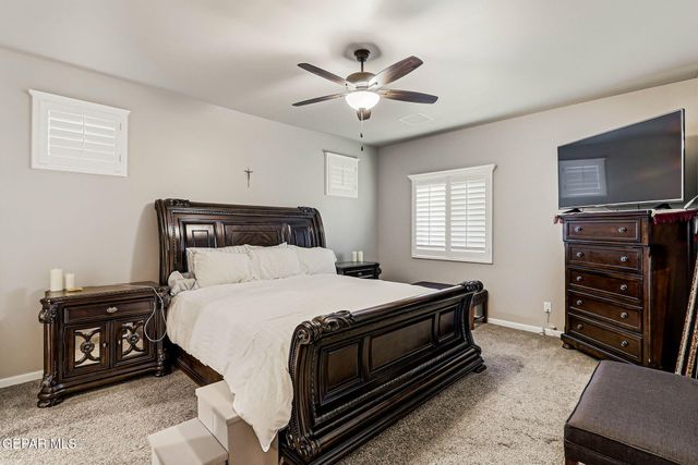 887 Bronze Hill Avenue, Sunland Park, NM 88063