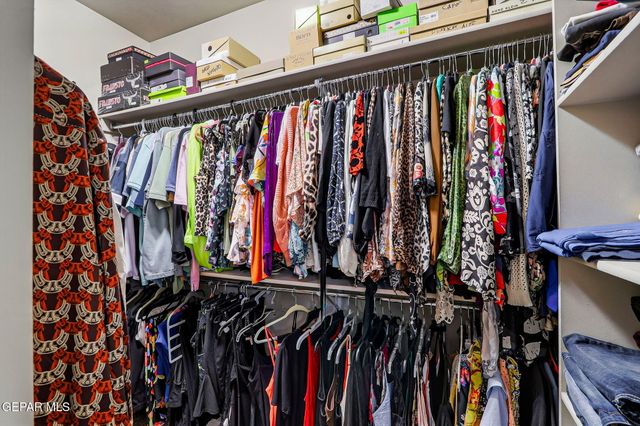 887 Bronze Hill Avenue, Sunland Park, NM 88063