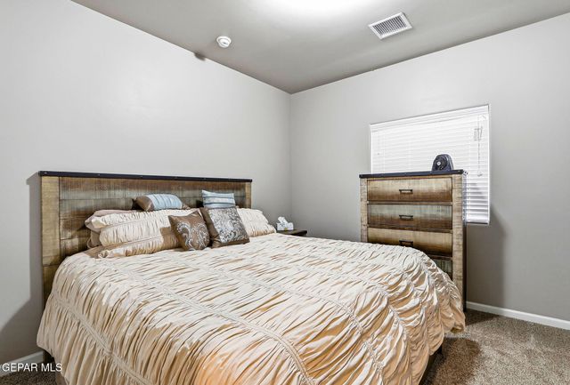 887 Bronze Hill Avenue, Sunland Park, NM 88063