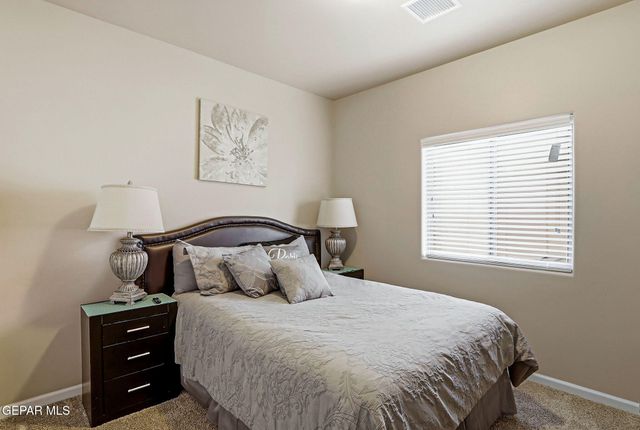 887 Bronze Hill Avenue, Sunland Park, NM 88063