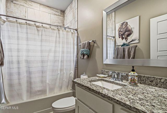 887 Bronze Hill Avenue, Sunland Park, NM 88063