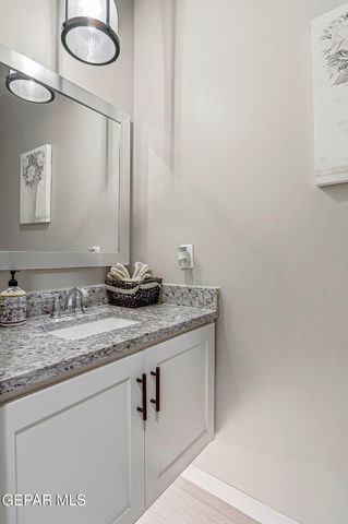 887 Bronze Hill Avenue, Sunland Park, NM 88063