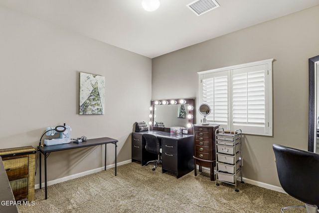 887 Bronze Hill Avenue, Sunland Park, NM 88063