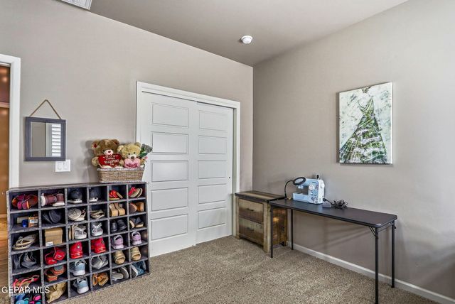 887 Bronze Hill Avenue, Sunland Park, NM 88063