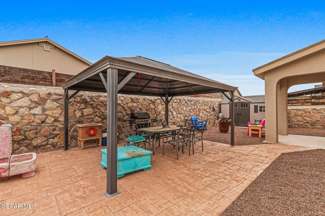 887 Bronze Hill Avenue, Sunland Park, NM 88063