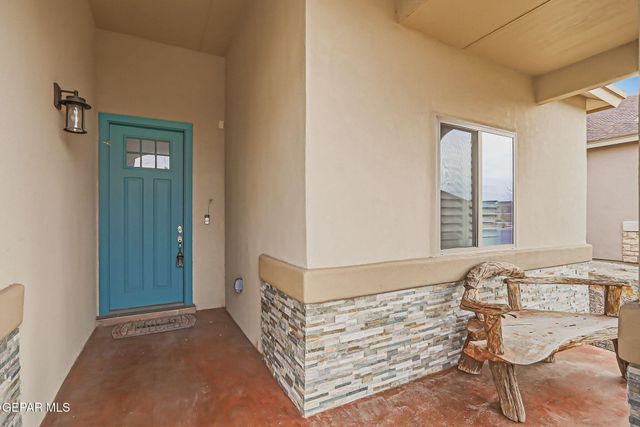 887 Bronze Hill Avenue, Sunland Park, NM 88063