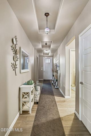 887 Bronze Hill Avenue, Sunland Park, NM 88063