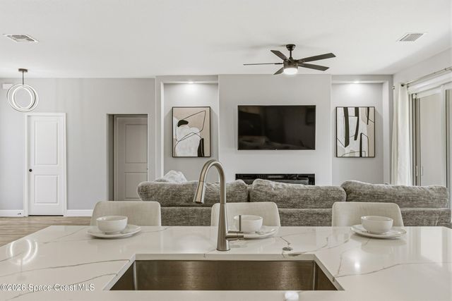 417 Wiltshire Avenue SW, Palm Bay, FL 32908