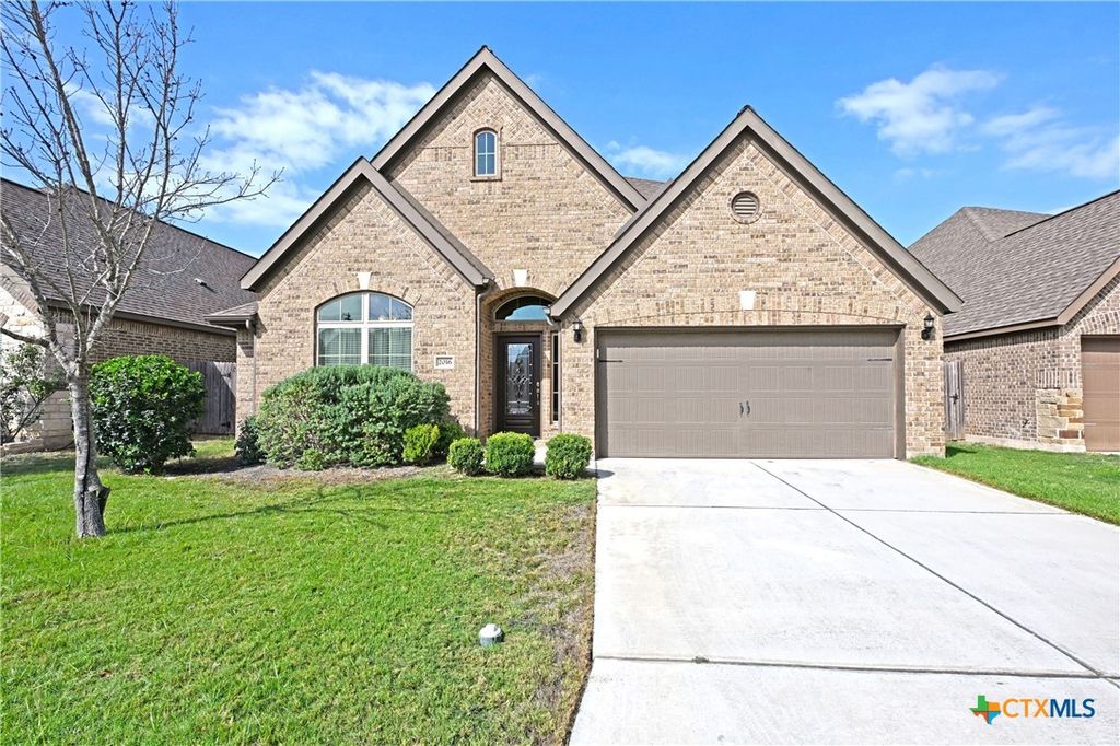 2016 Glen Hollow, Seguin, TX 78155
