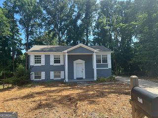 8427 Fredericksburg Court, Jonesboro, GA 30238