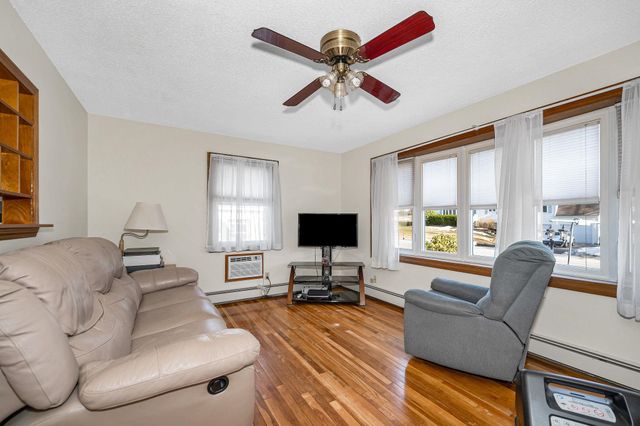 4 Paul Avenue, Derry, NH 03038