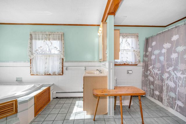 4 Paul Avenue, Derry, NH 03038