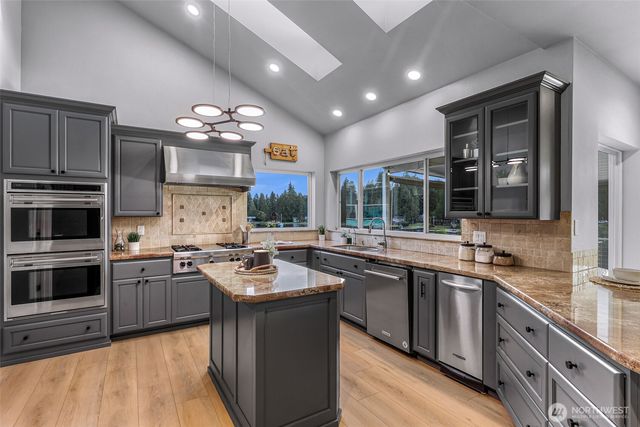 31259 E Lake Morton Drive SE, Kent, WA 98042