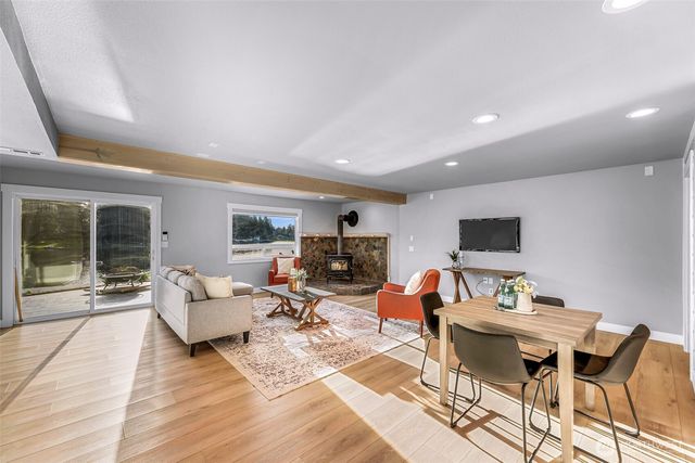 31259 E Lake Morton Drive SE, Kent, WA 98042