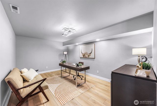 31259 E Lake Morton Drive SE, Kent, WA 98042