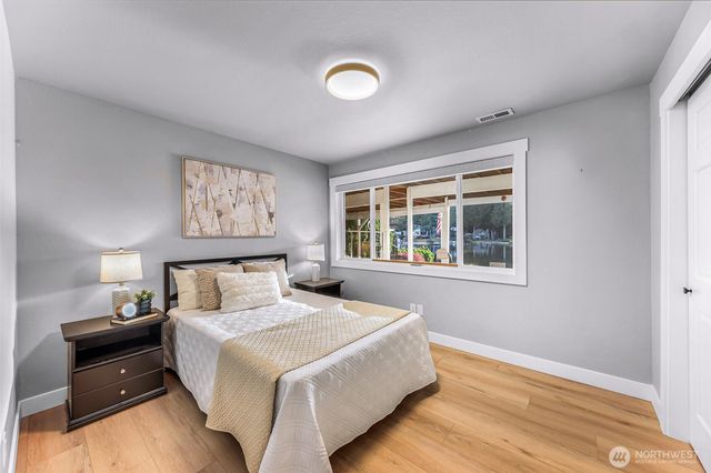 31259 E Lake Morton Drive SE, Kent, WA 98042