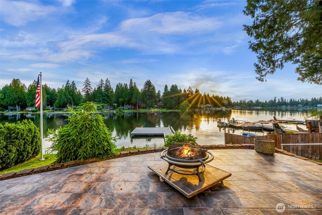 31259 E Lake Morton Drive SE, Kent, WA 98042