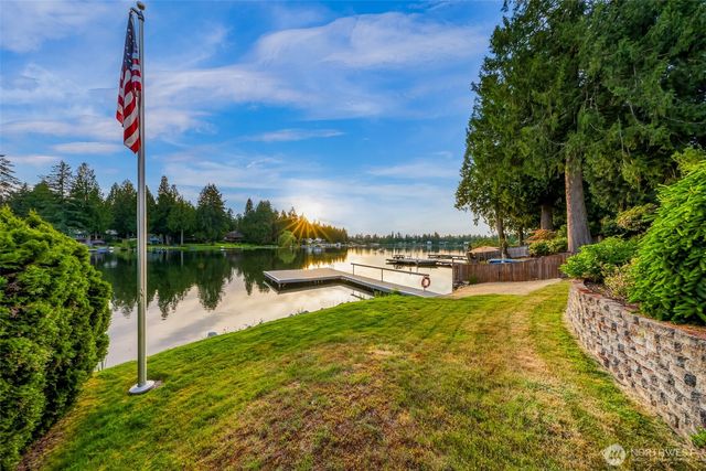 31259 E Lake Morton Drive SE, Kent, WA 98042