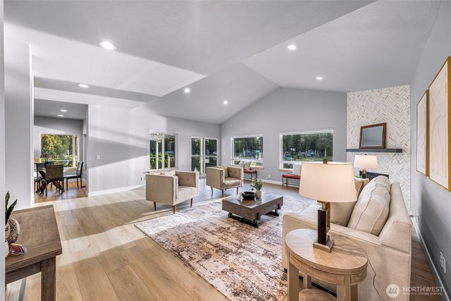 31259 E Lake Morton Drive SE, Kent, WA 98042
