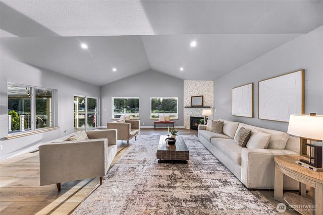 31259 E Lake Morton Drive SE, Kent, WA 98042