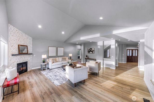 31259 E Lake Morton Drive SE, Kent, WA 98042