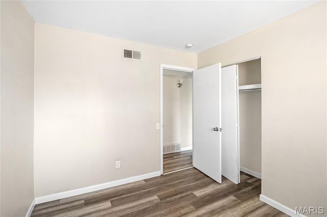 11039 Landseer Drive, St Louis, MO 63136