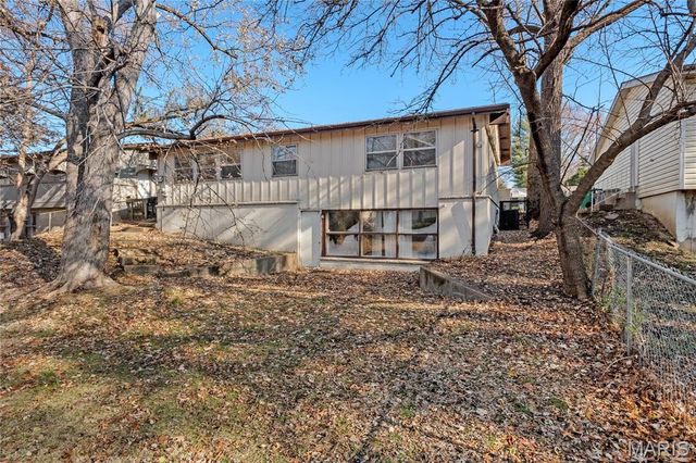 11039 Landseer Drive, St Louis, MO 63136