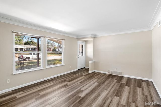 11039 Landseer Drive, St Louis, MO 63136