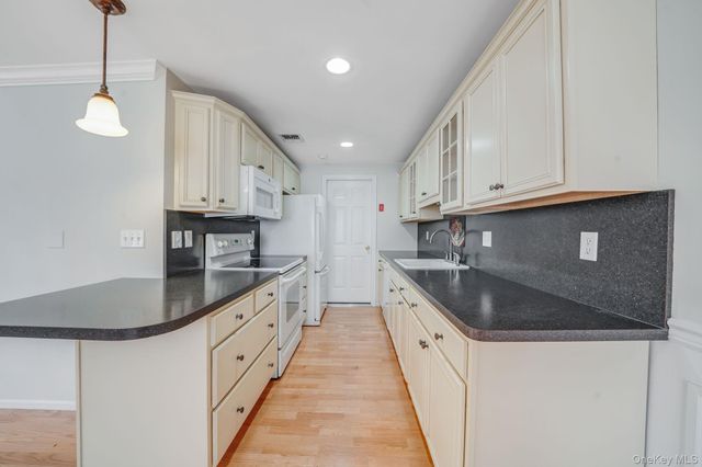 586 Blue Ridge Drive, Medford, NY 11763