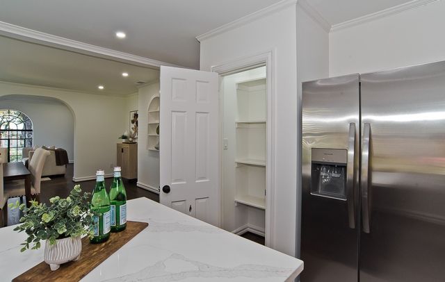 1835 Cedar Crest Boulevard, Dallas, TX 75203